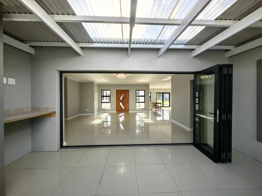 4 Bedroom Property for Sale in Blue Mountain Village Western Cape